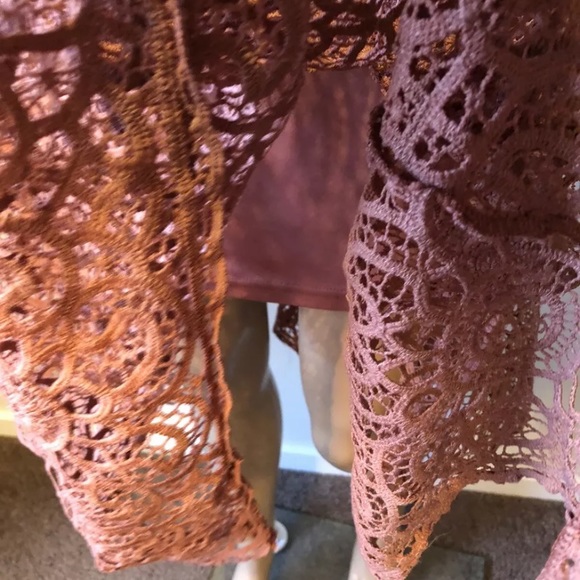 Shareen Collection lace dress - Picture 4 of 7